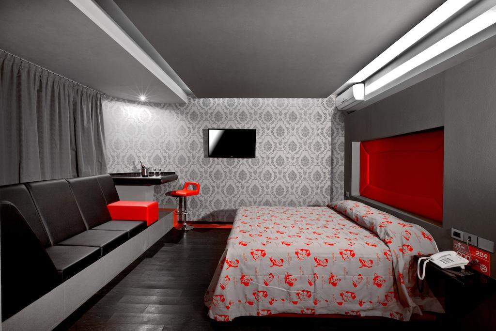 Liefdeshotel Eurosuites Oceania - Adults Only 3*